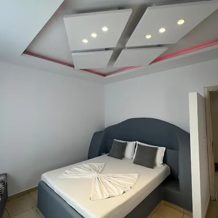 Golden Flower ホテル ティラナ