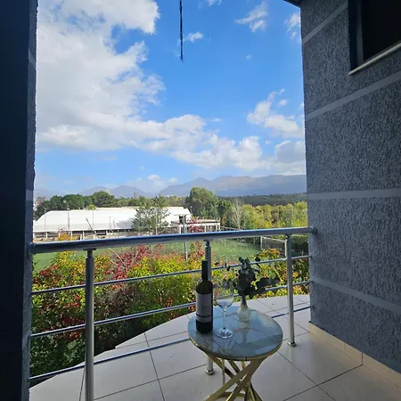 Отель Golden Flower