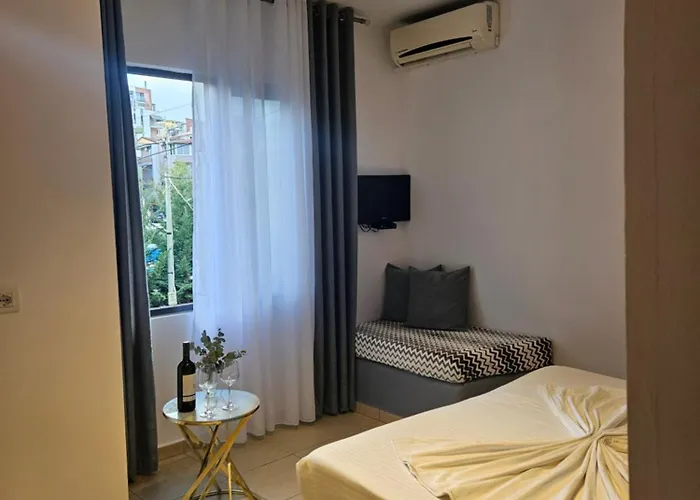 Golden Flower 3* Tirana