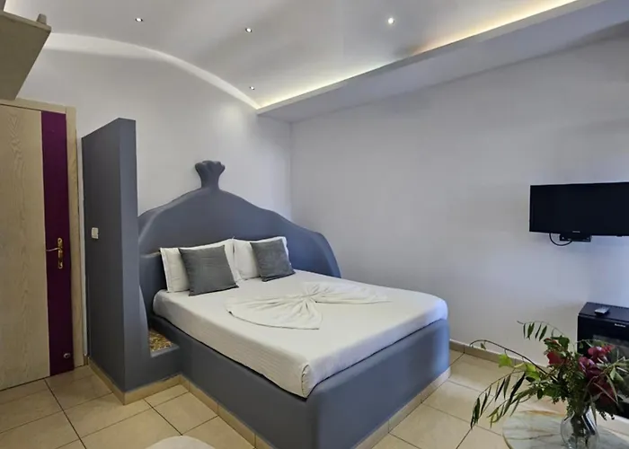 Golden Flower 3* Tirana