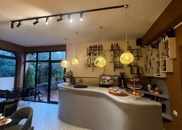 ホテル Golden Flower ティラナ